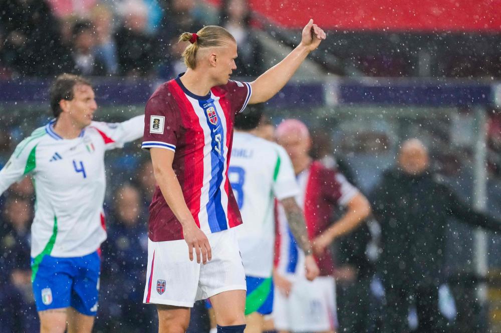 姆巴佩将带着一根手指骨折比赛，他的坚韧精神点燃球迷热情