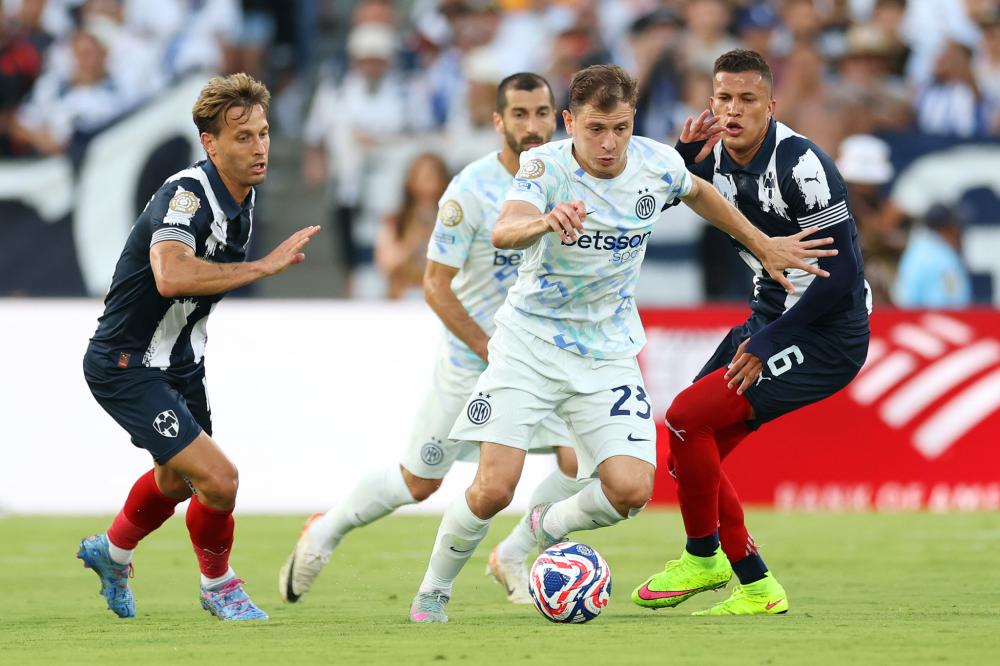 拜仁莱万多夫斯基连续两场进球