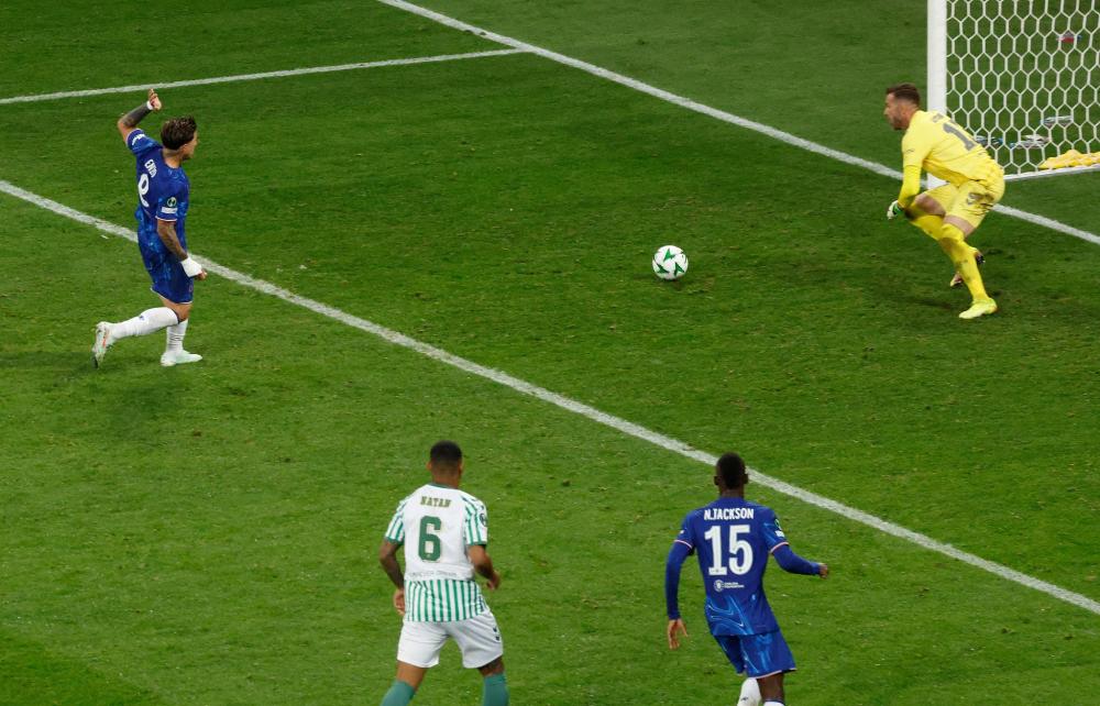 吉文：可能我有点老派，看不惯加纳乔走路歪着身子还挂条链子